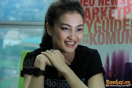 Foto Atiqah Hasiholan