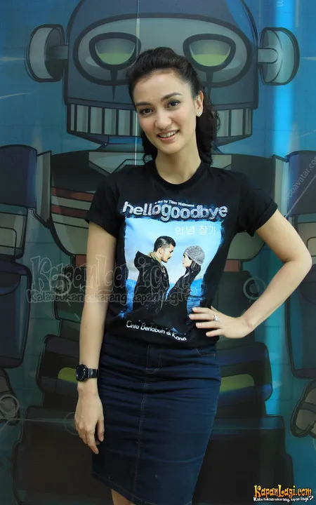 Foto Atiqah Hasiholan