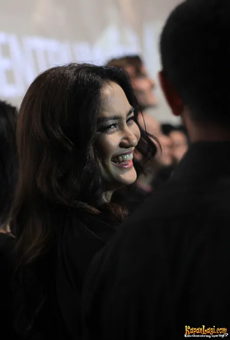 Foto Atiqah Hasiholan