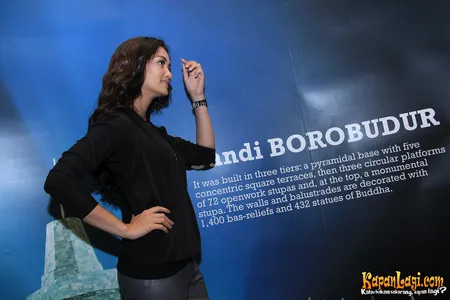 Foto Atiqah Hasiholan