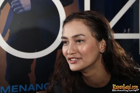 Foto Atiqah Hasiholan