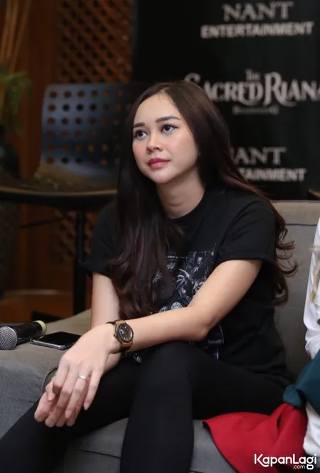 Foto Aura Kasih