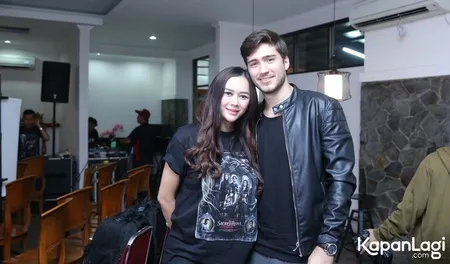 Foto Aura Kasih