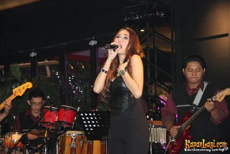 Foto Aura Kasih