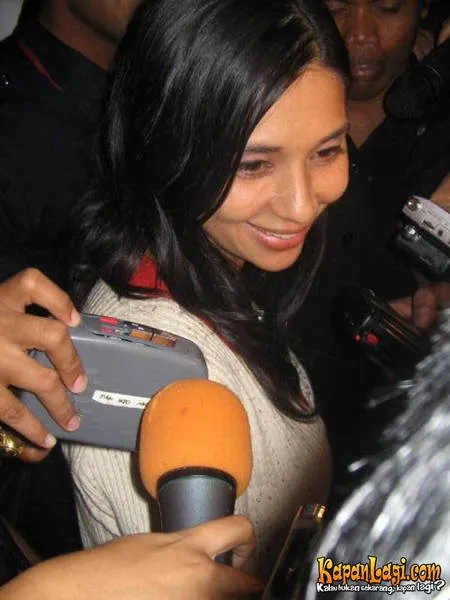 Foto Ayu Azhari