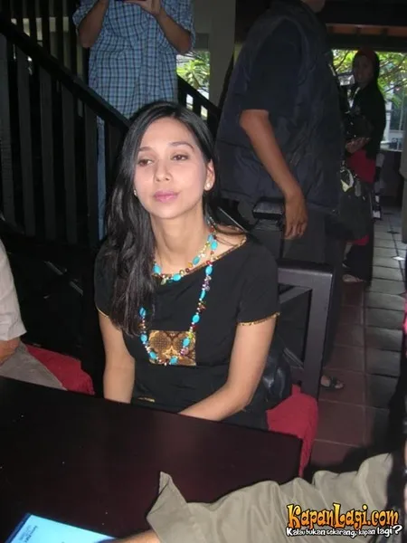 Foto Ayu Azhari