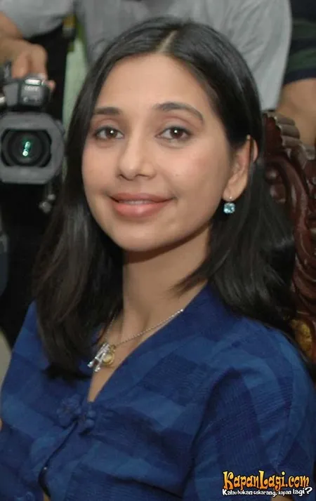 Foto Ayu Azhari