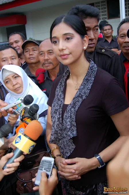 Foto Ayu Azhari