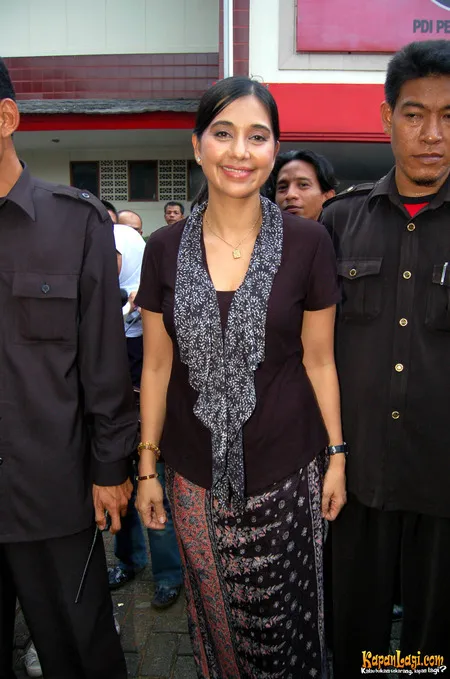 Foto Ayu Azhari