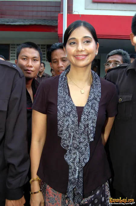Foto Ayu Azhari