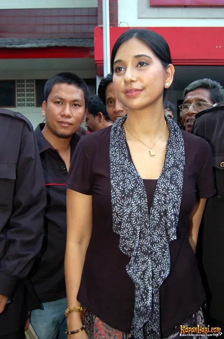 Foto Ayu Azhari