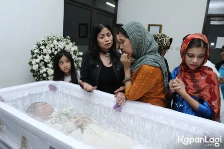 Foto Ayu Azhari
