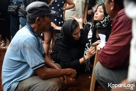 Foto Ayu Azhari