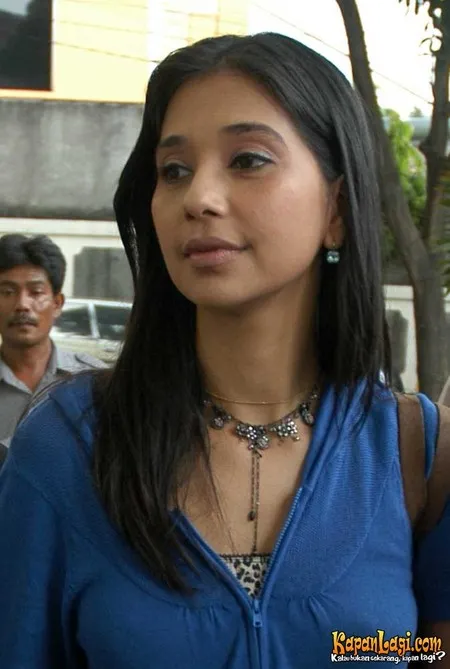 Foto Ayu Azhari