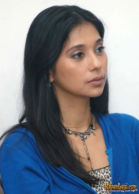 Foto Ayu Azhari