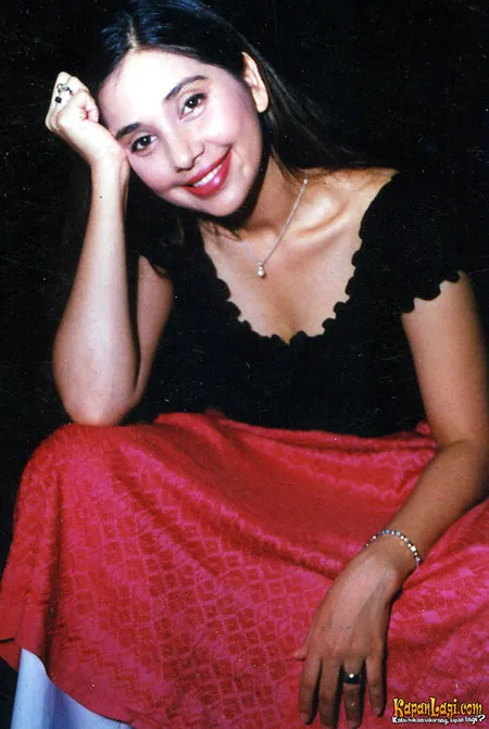 Foto Ayu Azhari