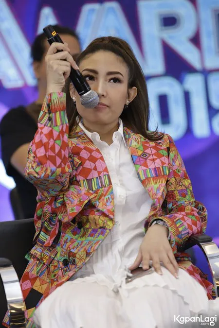 Foto Ayu Dewi