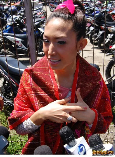 Foto Ayu Dewi