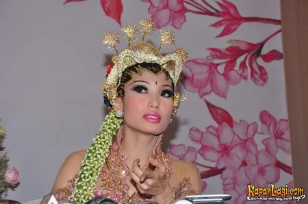 Foto Ayu Dewi