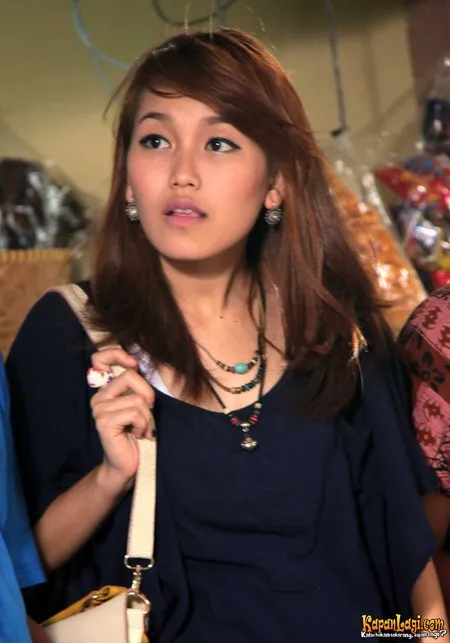 Foto Ayu Ting Ting. Nomor Foto: 015
