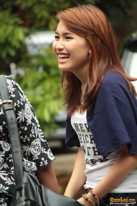 Foto Ayu Ting Ting. Nomor Foto: 023