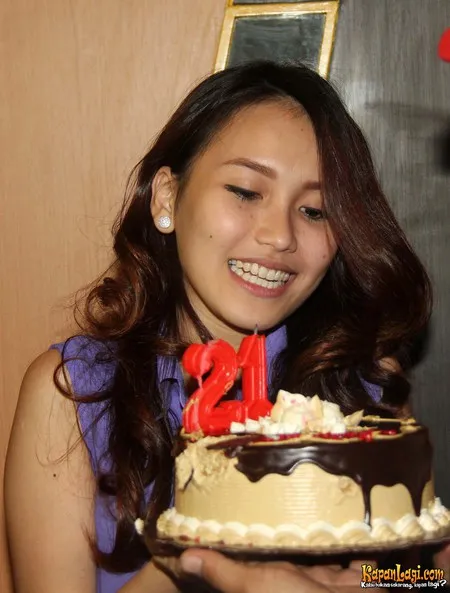 Foto Ayu Ting Ting