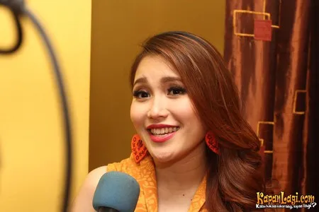 Foto Ayu Ting Ting