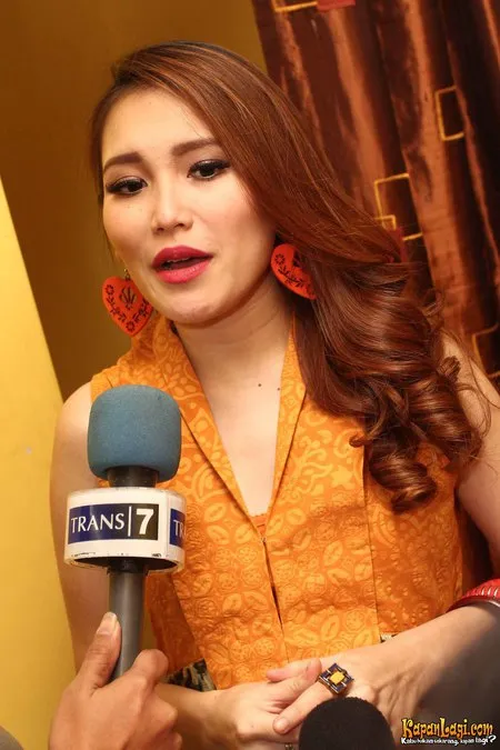 Foto Ayu Ting Ting