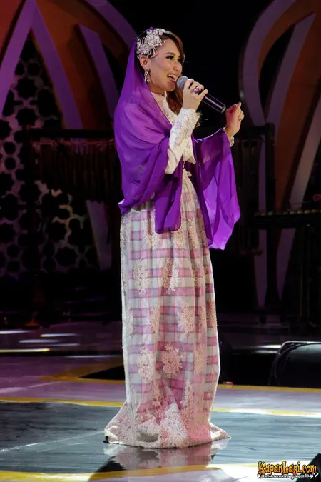 Foto Ayu Ting Ting