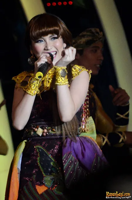 Foto Ayu Ting Ting