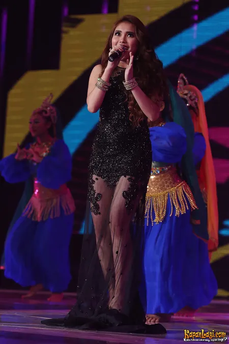 Foto Ayu Ting Ting
