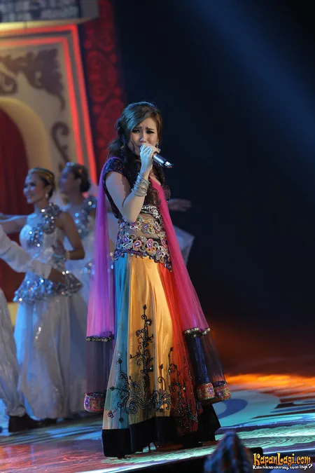 Foto Ayu Ting Ting