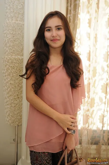 Foto Ayu Ting Ting