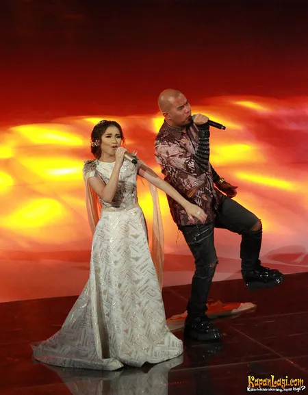 Foto Ayu Ting Ting