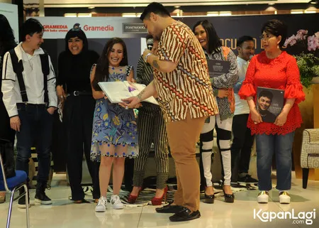 Foto Ayu Ting Ting