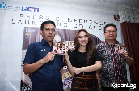 Foto Ayu Ting Ting