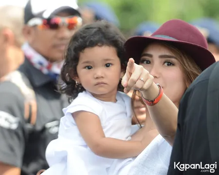 Foto Ayu Ting Ting