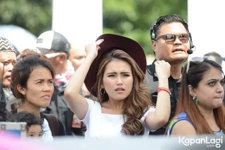 Foto Ayu Ting Ting