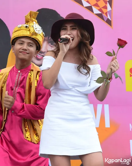 Foto Ayu Ting Ting
