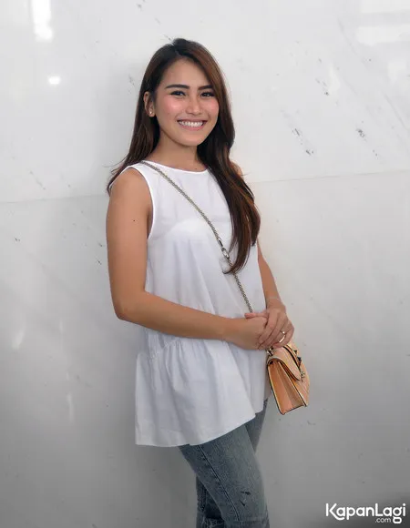 Foto Ayu Ting Ting