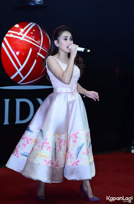 Foto Ayu Ting Ting