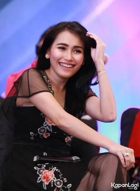 Foto Ayu Ting Ting