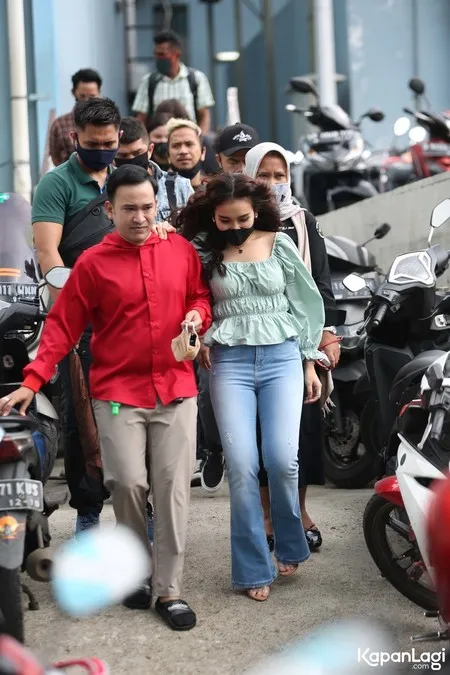Foto Ayu Ting Ting