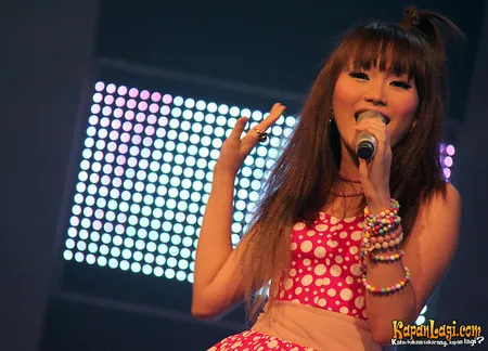 Foto Ayu Ting Ting