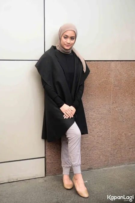 Foto Ayudia Bing Slamet. Nomor Foto: 421