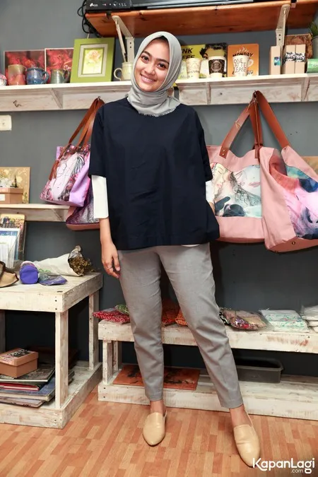 Foto Ayudia Bing Slamet. Nomor Foto: 436