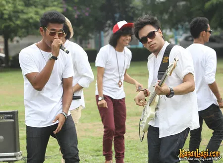 Foto Barry Likumahuwa Project