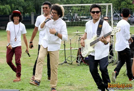 Foto Barry Likumahuwa Project