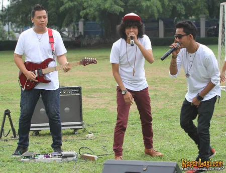Foto Barry Likumahuwa Project