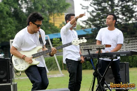 Foto Barry Likumahuwa Project